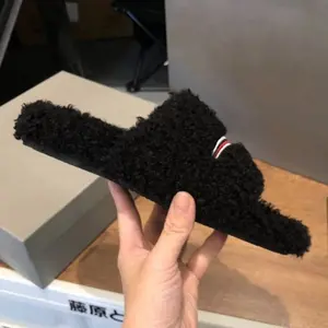 2025 men women  Ladies Winter Fur Fluffy Furry Warm Letters Sandals Comfortable Fuzzy Girl Flip Flop Slipper soft toe stylish fall winter fashion boot