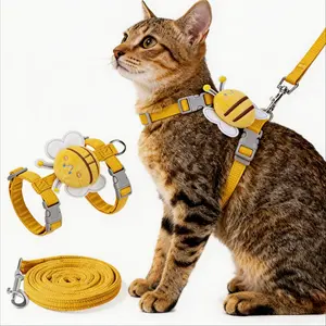 Adjustable Cat Harness Set, Breathable Soft Vest for Cats, Outdoor Walking and Travel, Escape Prevention, Universal Size, Safety Harness