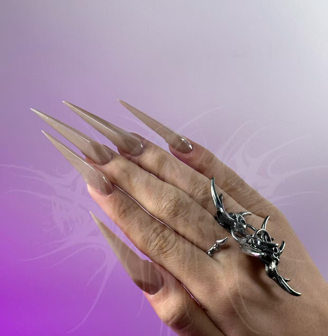 Dark Aesthetic Irregular Ring Gothic Spiked Skull Band Unique Statement Jewelry for Bold Fashionistas