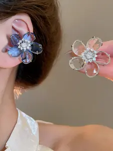 Elegant Zircon Crystal Flower Ear Clip, Sparkling Jewelry Accessory, Perfect Gift for Women, Stylish and Durable Design