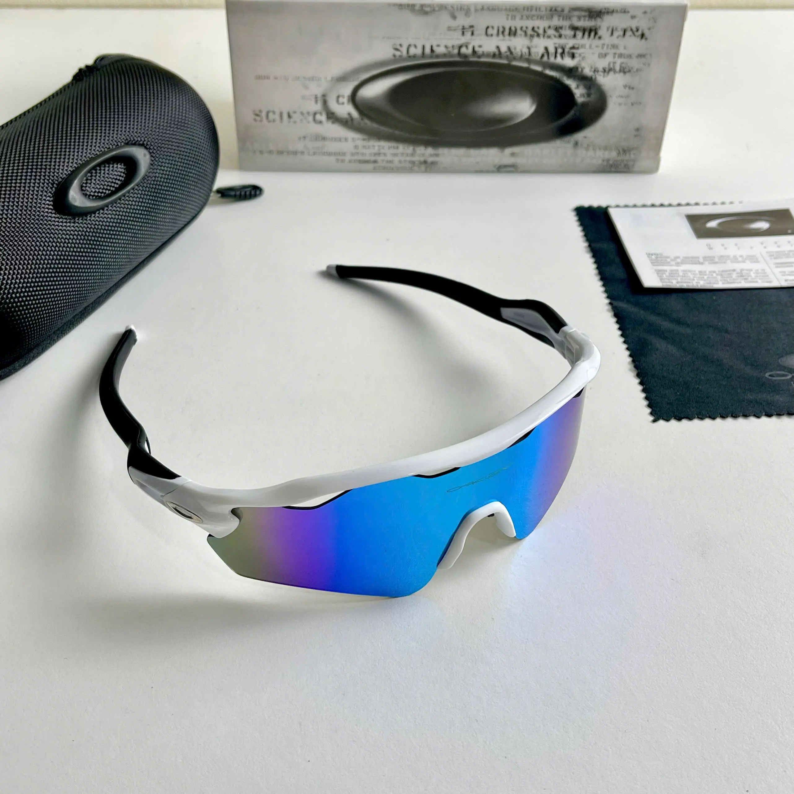 Oakley Cycling Sunglasses, Lightweight Wraparound Sport Eyewear with UV400 Protection for Men Outdoor Activities