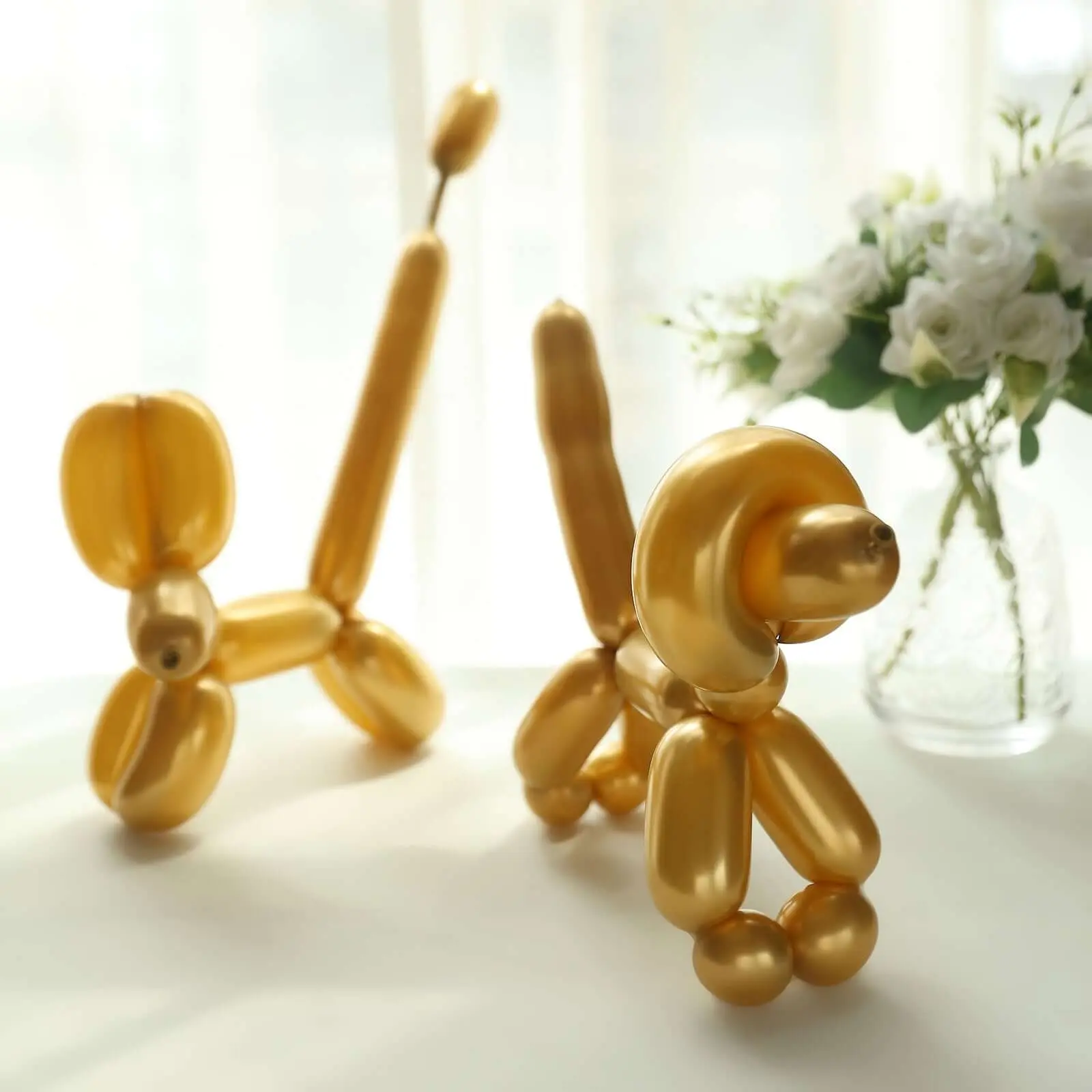 50-Pack Assorted Metallic Gold Long Latex Balloons with Hand Pump, for Twist Decor, Animal Models, Wedding, Promotions, Shopping Malls, Balloon Art Projects