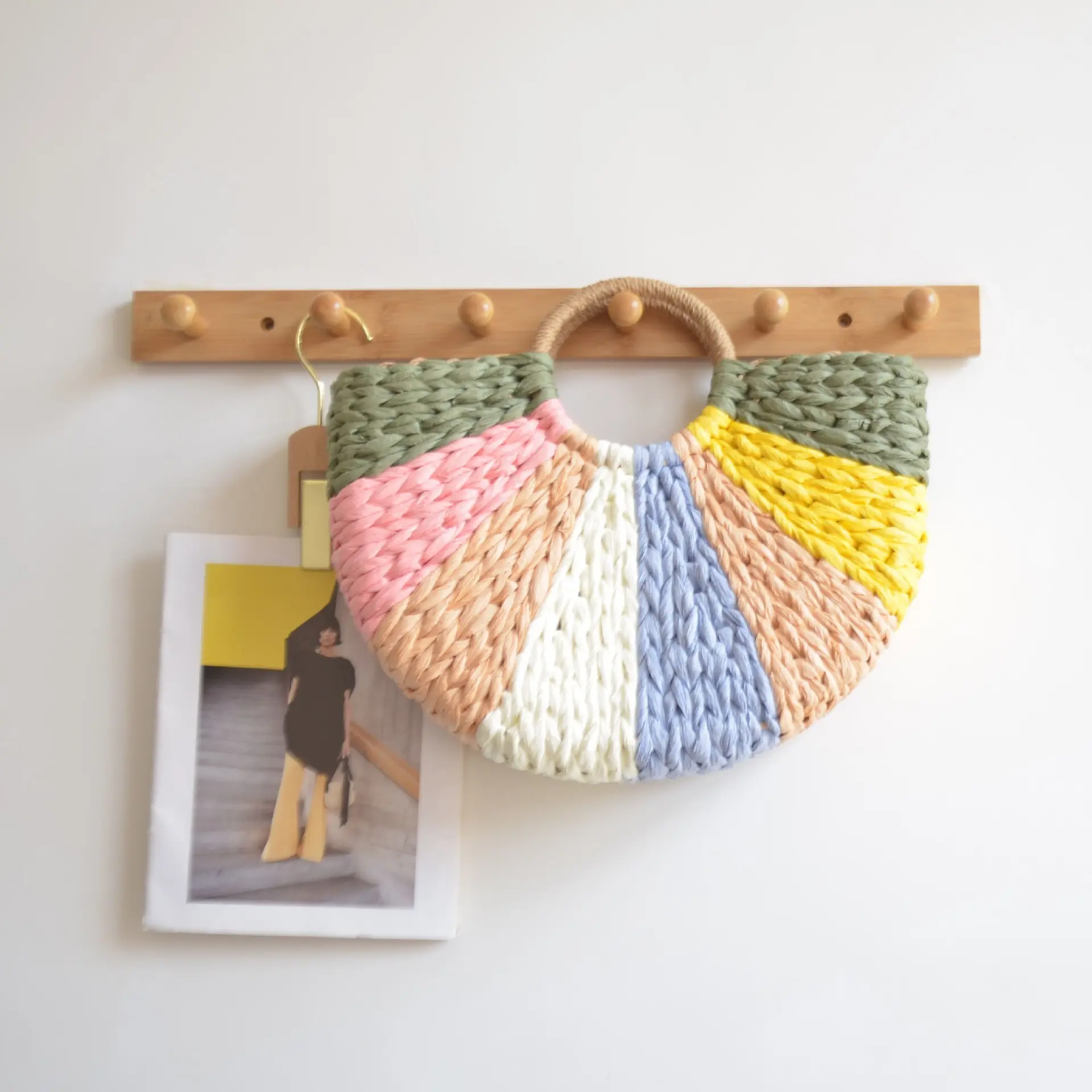 Colorful round bucket ink green