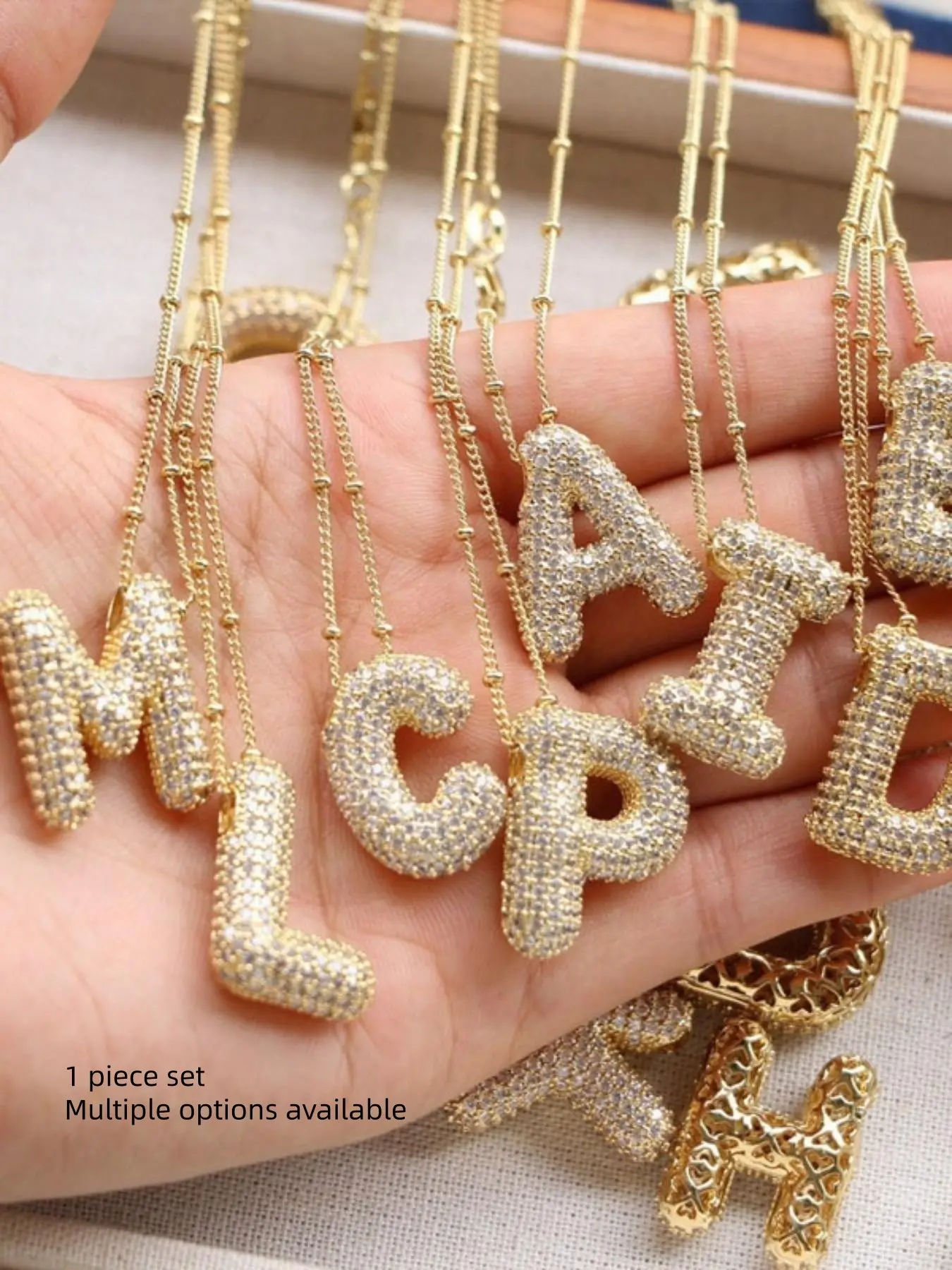 26 Letter Full Zircon Jewel Necklace, Luxury Unique Design, Perfect Birthday Gift for Girlfriend, Birthday Gift Jewelry, Alloy Chain, Metal Coating, No Choking Hazard, Letters Necklace