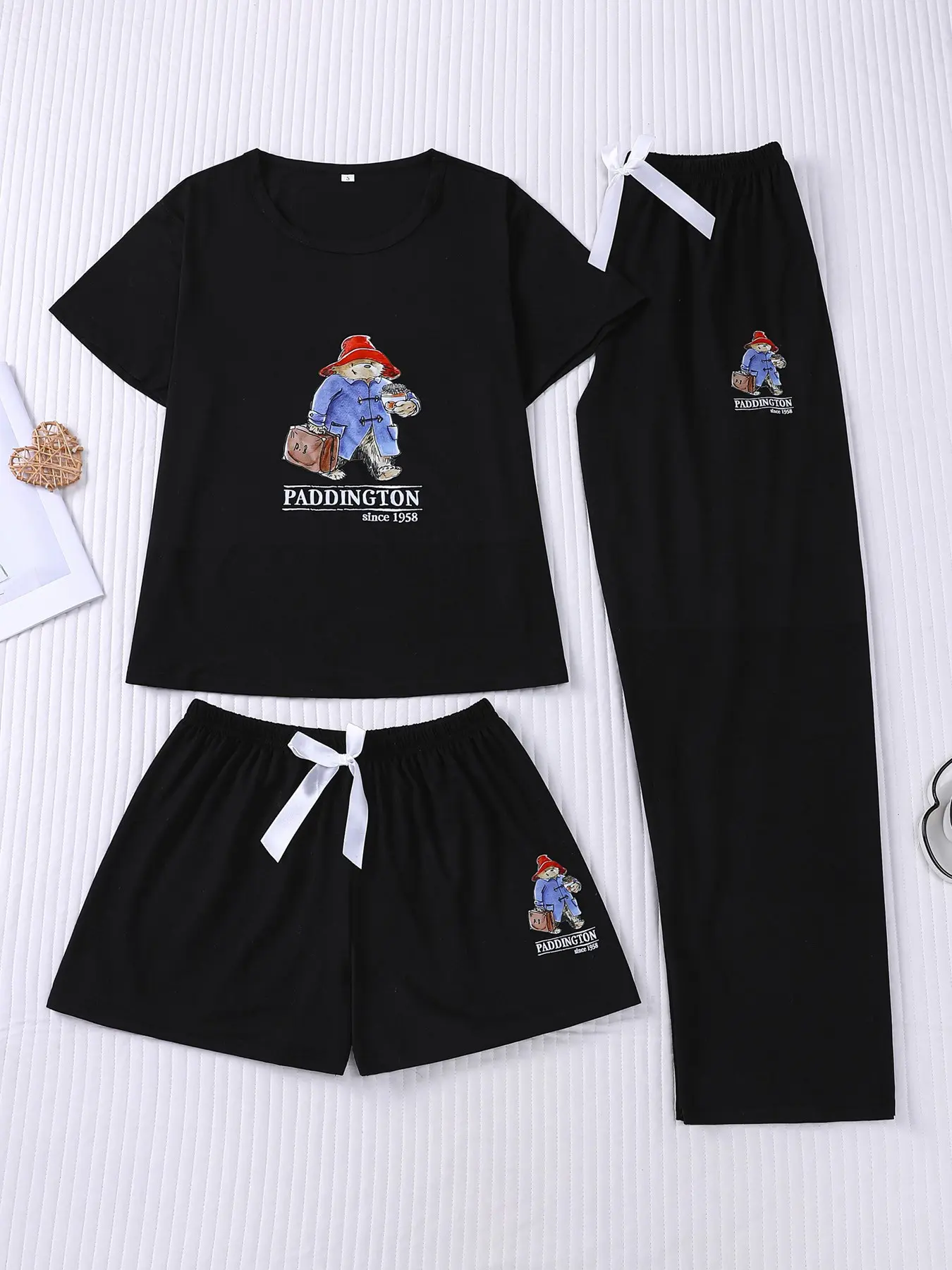 Women's 3-Piece Paddington Bear Print Black Matching Pajama Set Pjs, Short Sleeve T-Shirt + Shorts + Pants Combo, Casual Round Neck Loungewear, Cute Cartoon Style Soft Comfortable Sleepwear for All Seasons, Nightwear Loungewear Set