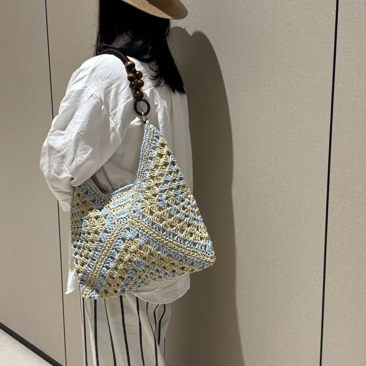 New Fashionable Handmade Woven Bag Versatile Paper Rope Crochet Straw Beach Shoulder Bag for Vacations and Summer Outings