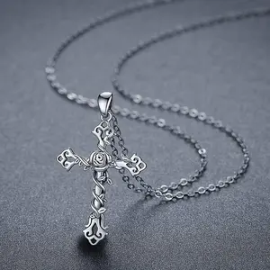 Women'S Elegant Cross Necklace, Minimalist Religious Jewelry Gift for Baptismal, Birthday, Christmas, Halloween Casual Wear - Durable And Affordable Christian Women'S Pendant Necklace, Multifunctional Accessory for The Whole Year