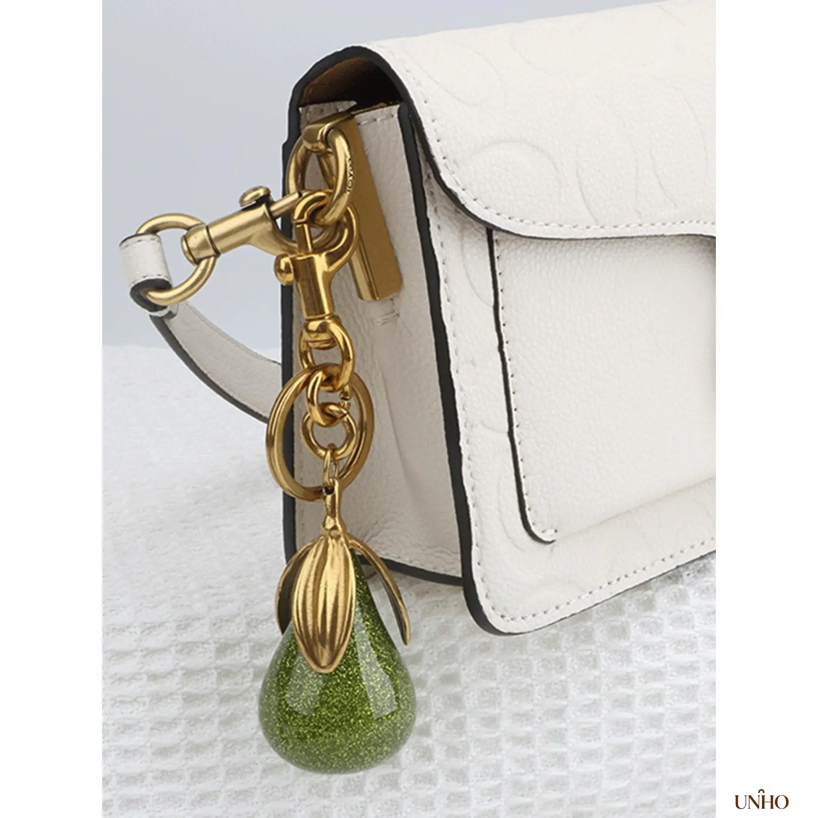 Cute Pear Fruit Shape Key Ring Bag Charm, Unisex Fashion Versatile Exquisite Decor Accessory For Handbags Daily Keys, Lovely Trendy Ornament & Perfect Birthday Gift For Women Men