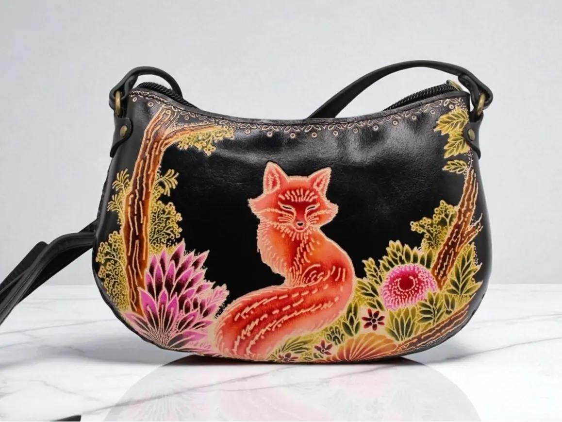 Handmade Leather Fox Purse - High-Quality Animal-Themed Crossbody Bag with Intricate Design & Adjustable Strap for Everyday Use