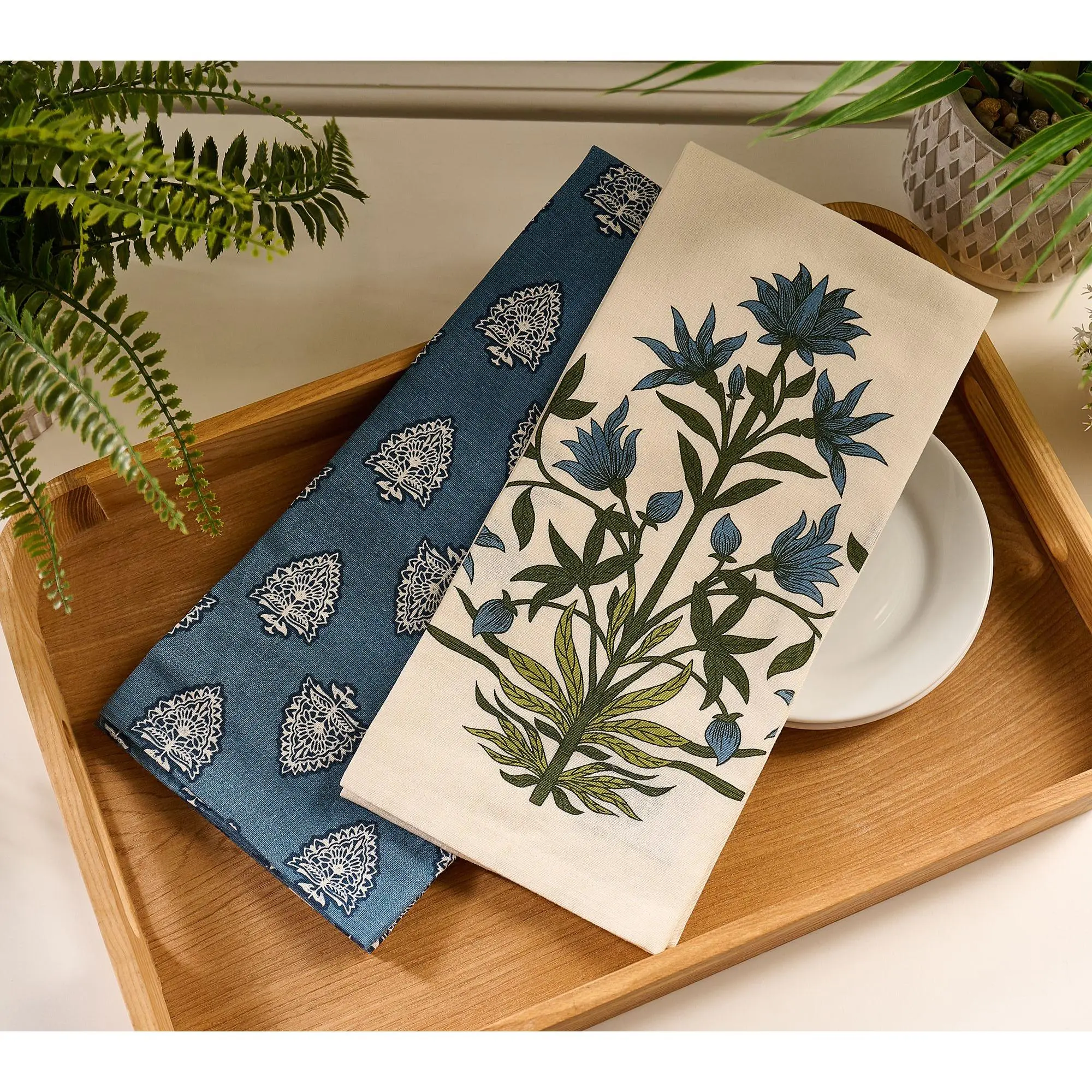 Cozy Cottage by Liz Marie Set of 2 Giftable Tea Towels Cozy Cottage by Liz Marie Set of 2 Giftable Tea Towels