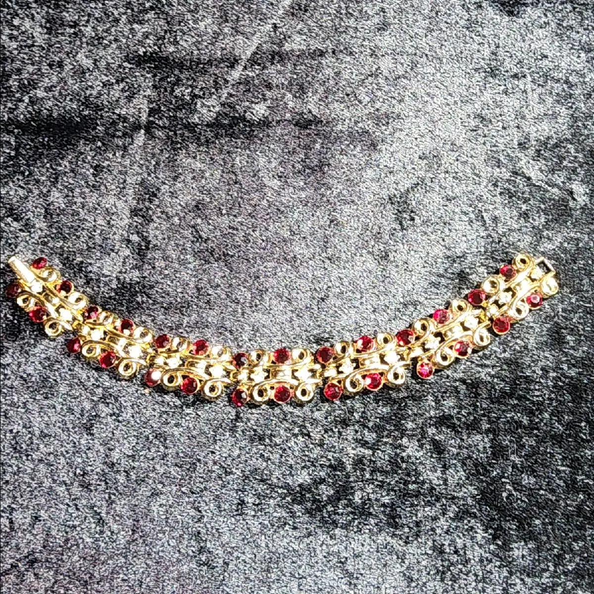 RARE SIGNED TRIFARI CROWN RED RHINESTONE 50'S ART DECO VINTAGE DESIGNER BRACELET