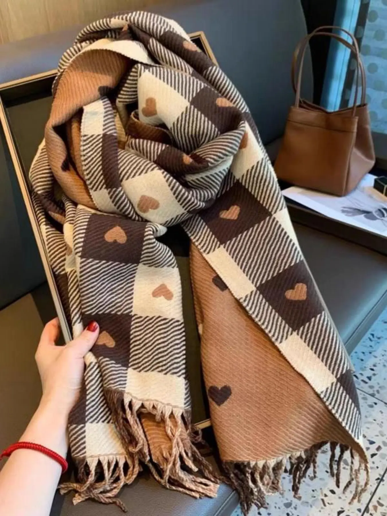 Plaid & Heart Pattern Tassel Design Scarf, Elegant Soft Warm Thick Shawl for Women & Men, Fashion Accessories for Fall & Winter, Checkered Scarf, Tassel Decor Shawl, Casual Soft Scarf, Fashion Knit Shawl