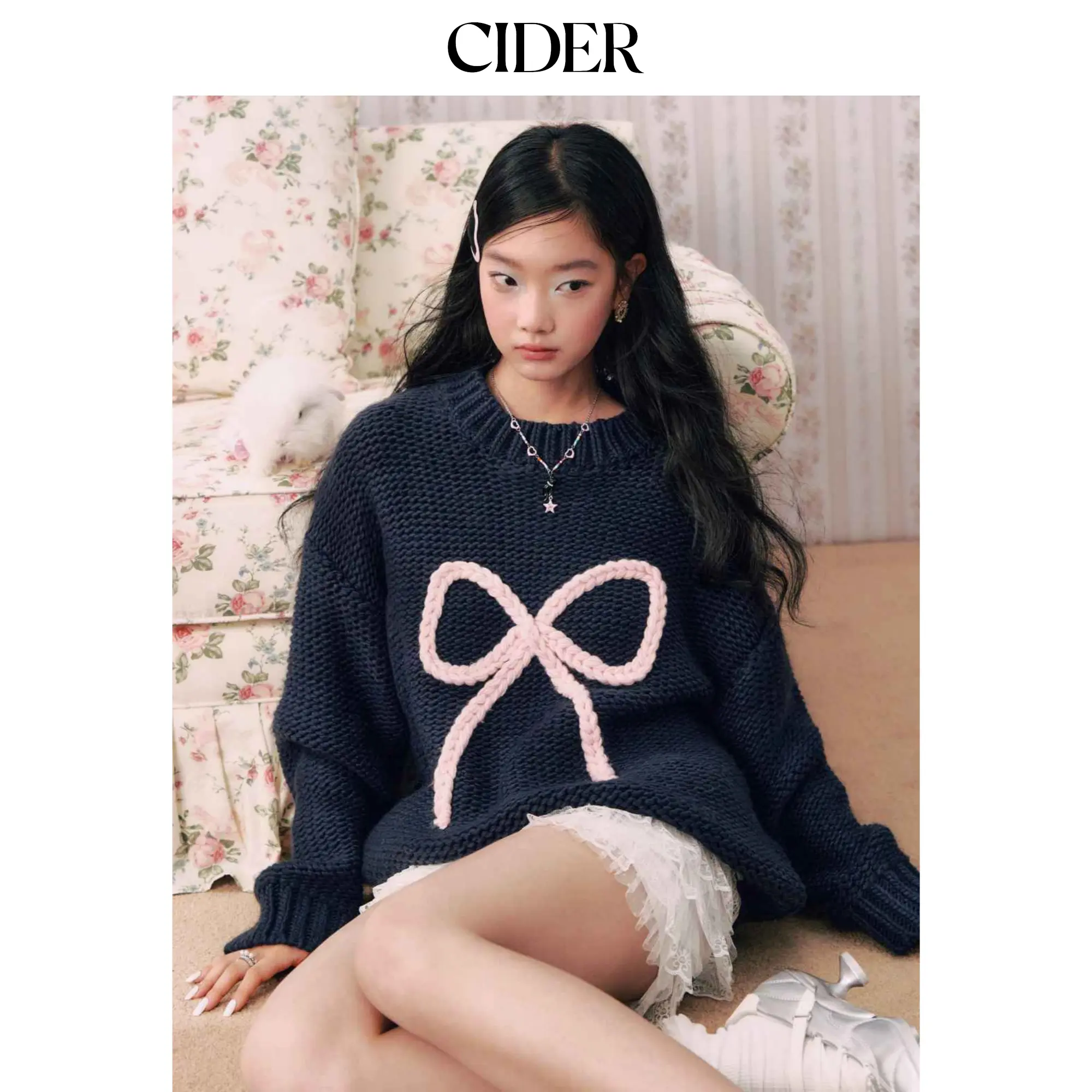 Cider Pullover Sweater for Women, Casual Loose-Fitting Chunky Knit with a Bow Graphic and Round Neckline, Pull On, Bow Graphic Women's Pullover Sweatshirts, Oversized Cropped Women's Pullover Sweatshirts