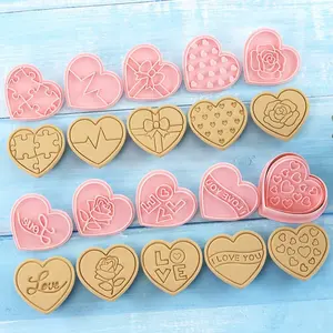 Heart Valentine's Day Cookie Mold, Love Biscuit Cutting Tool, Baking Mould, Heart Cookie Cutter, Perfect for DIY Cookies & Treats, Ideal Gift for Bakers