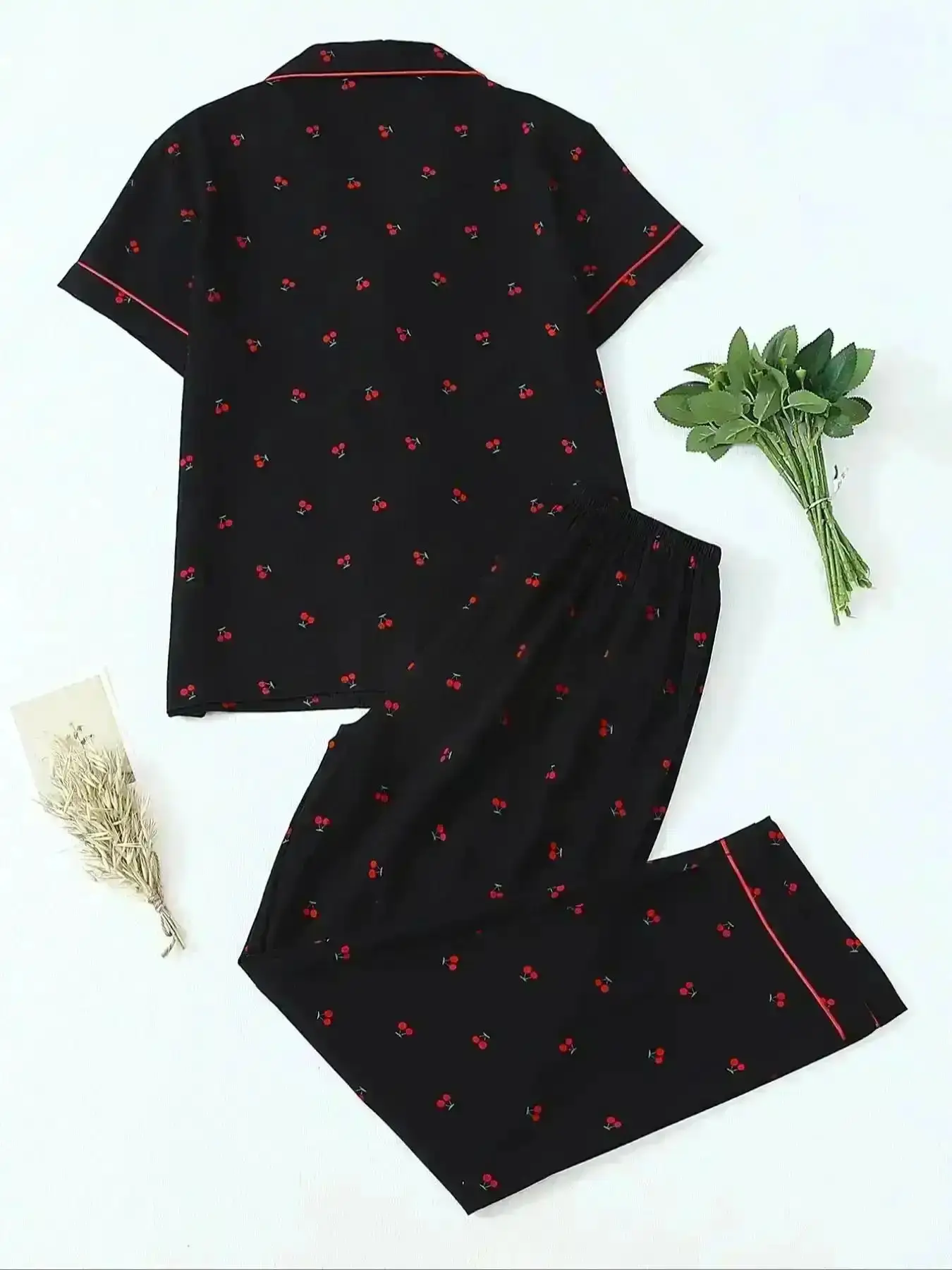 Ladies Lounge Set, Two-Piece Pajama Set, Contrast Binding Lapel Pocket Heart Embroidery Short Sleeve Top & Bow Pants Sleepwear for Home Use Loungewear, Basic, Comfort, , Wear, Style, Outfit, Essential, Trendy