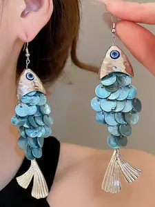 Elegant Fish Shell Dangle Earrings, Pair of Seashell Drop Earring Hooks, Unique Ocean-Inspired Jewelry for Women & Girls, Oceanic Jewelry, Shell Embellished