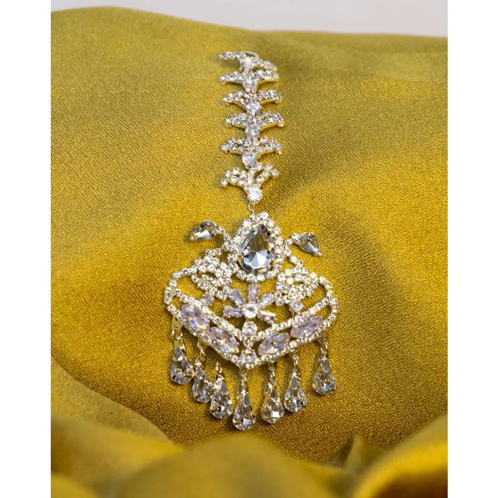 Indian Style Forehead Jewelry (Bindia)