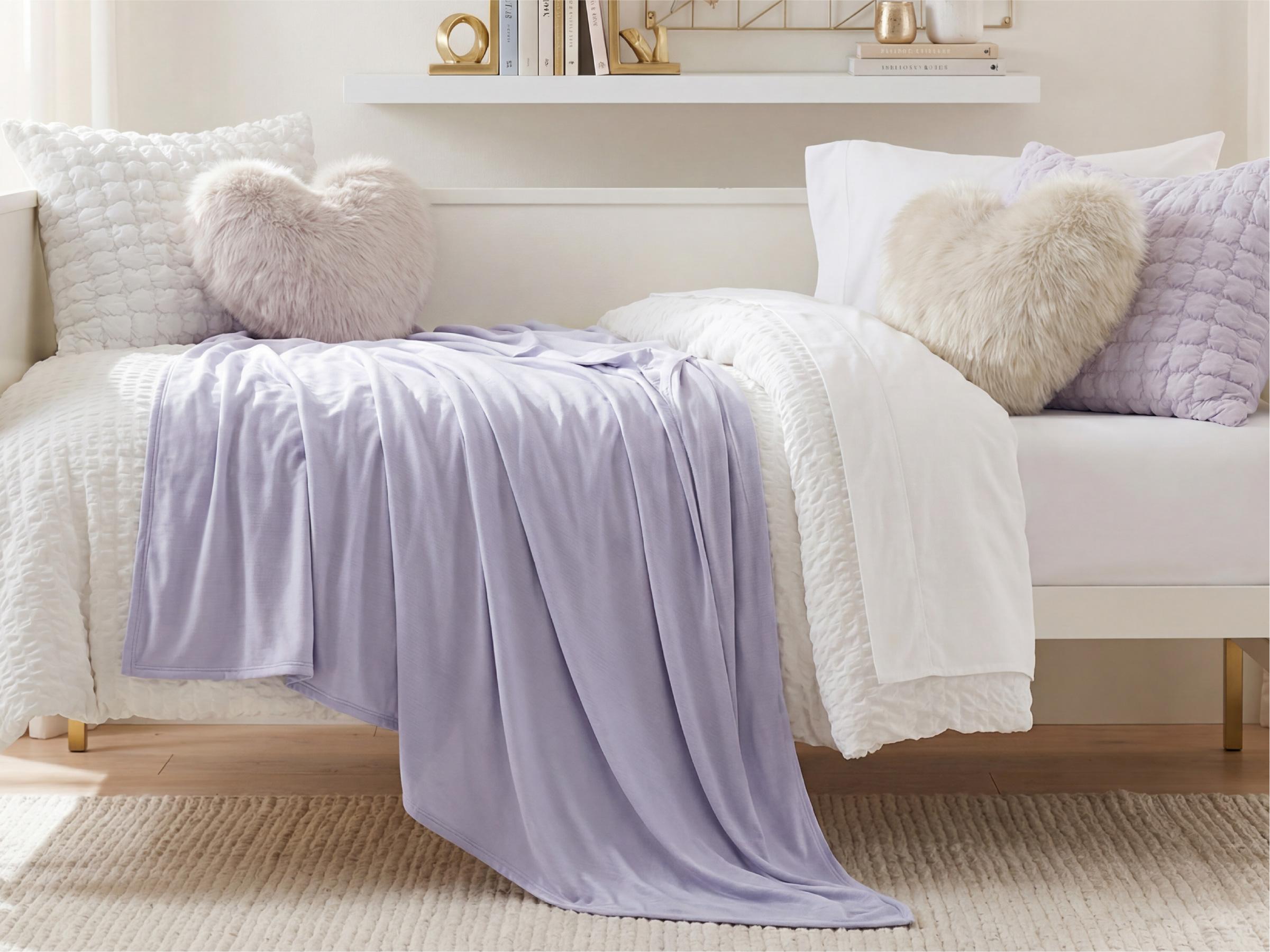 【Father 's Day Gift】Bedsure  Cooling Blanket for Hot Sleepers-  Lightweight Sheet,Breathable Oversized Reversible Design, Rayon Derived from Bamboo, Comfy Bedding, Gift for Spring,Boyfriend Gifts, Men Gifts, Teenage Bedroom Accessories