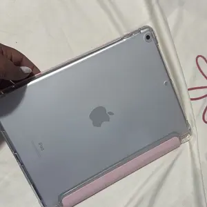 Refurbished Apple iPad 7th Gen WiFi and Cellular -Excellent Condition with 1 Year Warranty