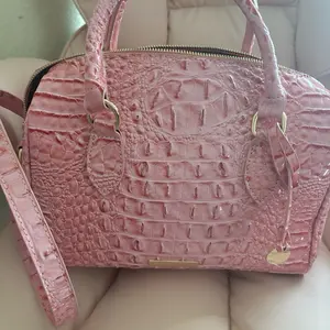 Gradient Crocodile Embossed Tote Bag