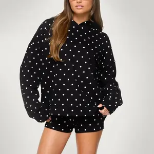 New Women’s Autumn White Polka Dot Hoodie and Shorts Matching Set – Coordinated Women’s Wear, Suitable for Use with Raincoat