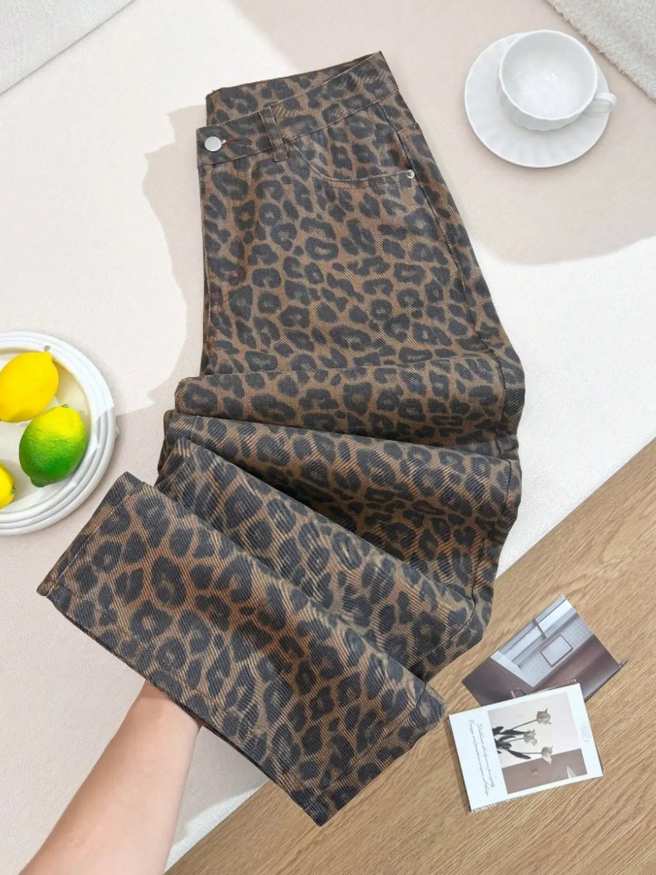 Women's Leopard Print Cotton Denim Jeans, Loose-Fit Mid-Waist Long Pants, Casual Button Fly, Ankle-Length, All-Seasons, Comfortable & Stylish, Loose Boyfriends Jeans