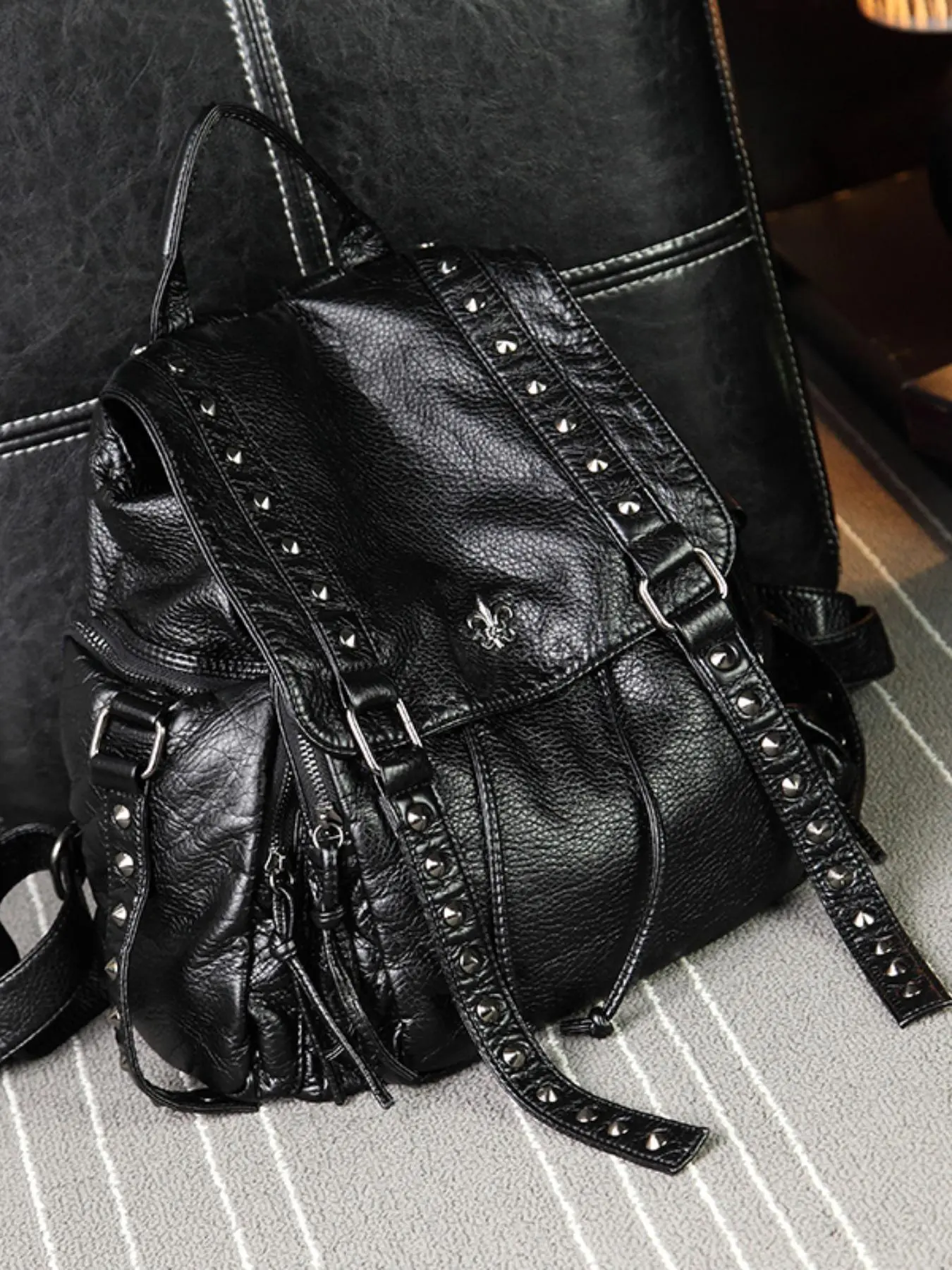 Large Capacity New Design Fashion Versatile Rivet Women's Solid Color Backpack, Backpack Bags, Daily Backpack, Suitable for Travel Commuting Outdoor Sports Backpacks Women