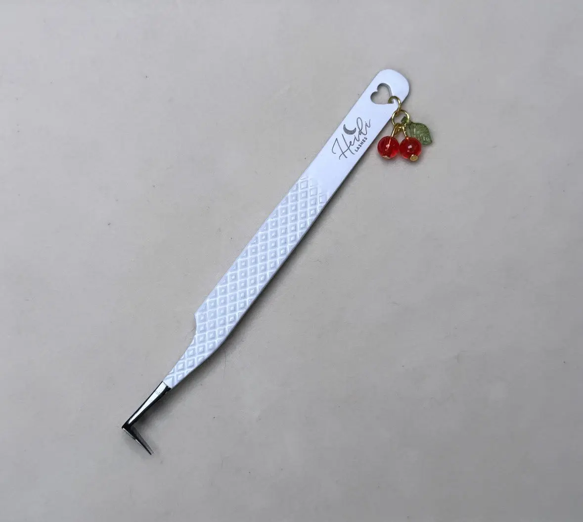 Fanning tweezer 90° cherry collection ￼For lash artist