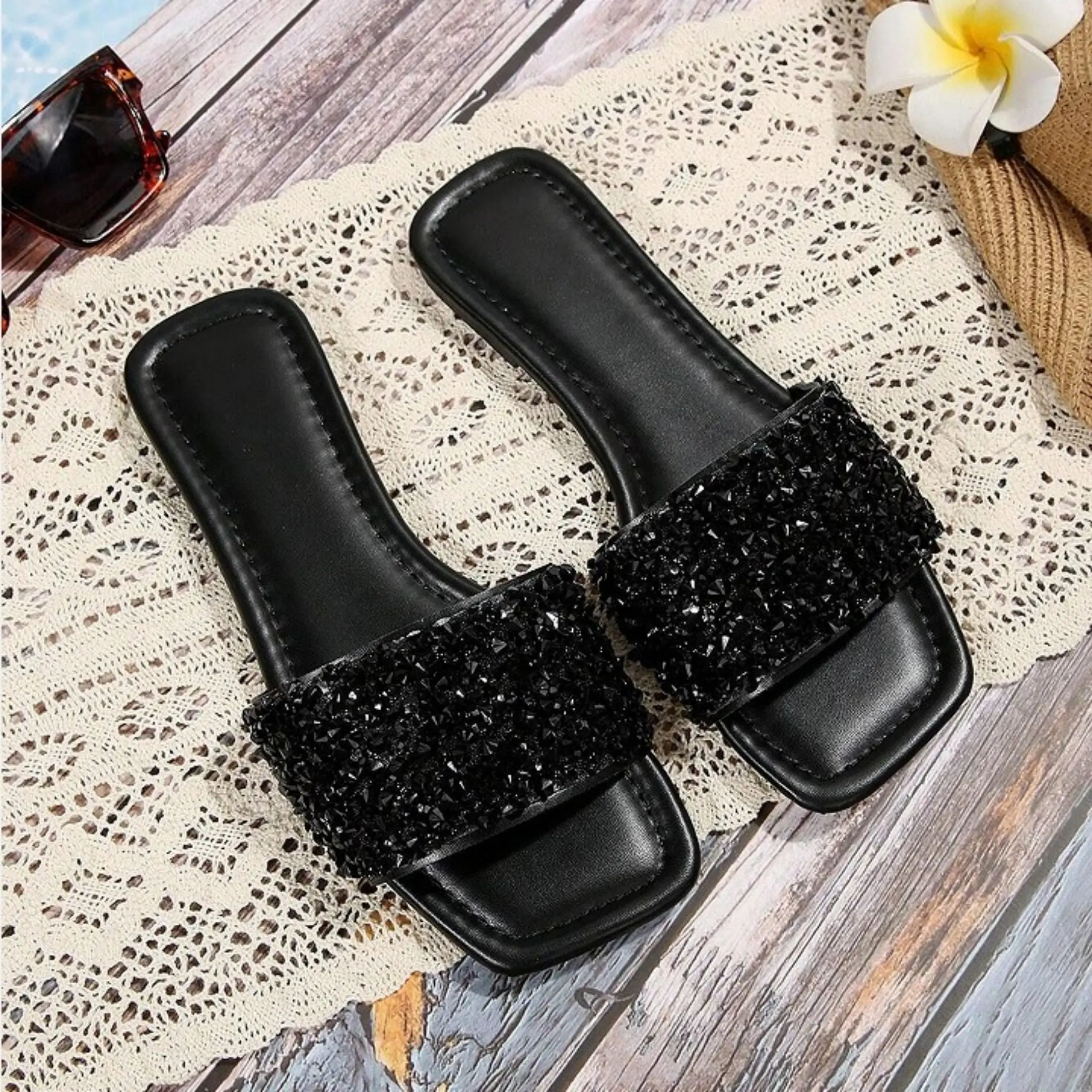 Women's Slippers Black Rhinestone Slide Sandals Lightweight and Eye-Catching for Any Outfit Summer Vibes