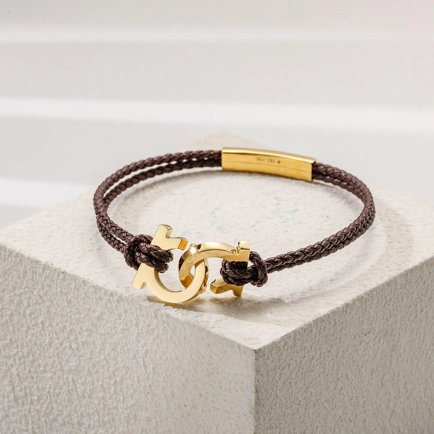 Leather Bracelet With Gold Metal Clasp for Men Women Stylish Fashion Accessory