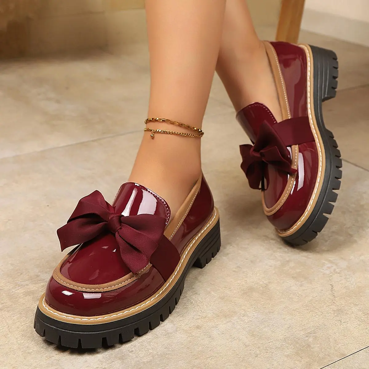Women’s loafers in rose pink with bow detail, glossy finish, thick sole, British style, chunky heel—comfortable leather shoes for commuting