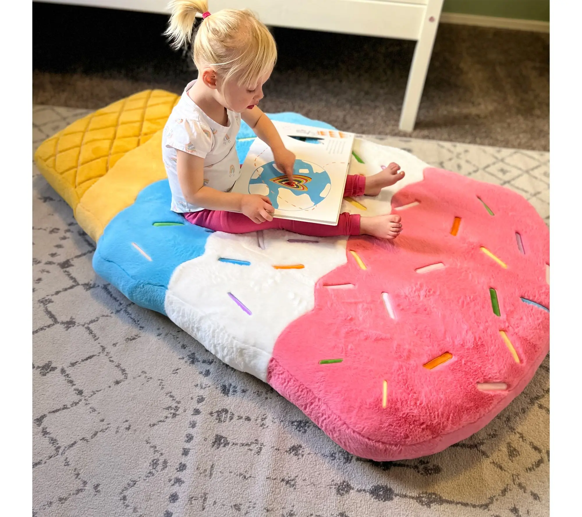 Fluffy Floor Cushion Inflatable Triple Scoop Ice Cream Cushion Fluffy Floor Cushion Inflatable Triple Scoop Ice Cream Cushion