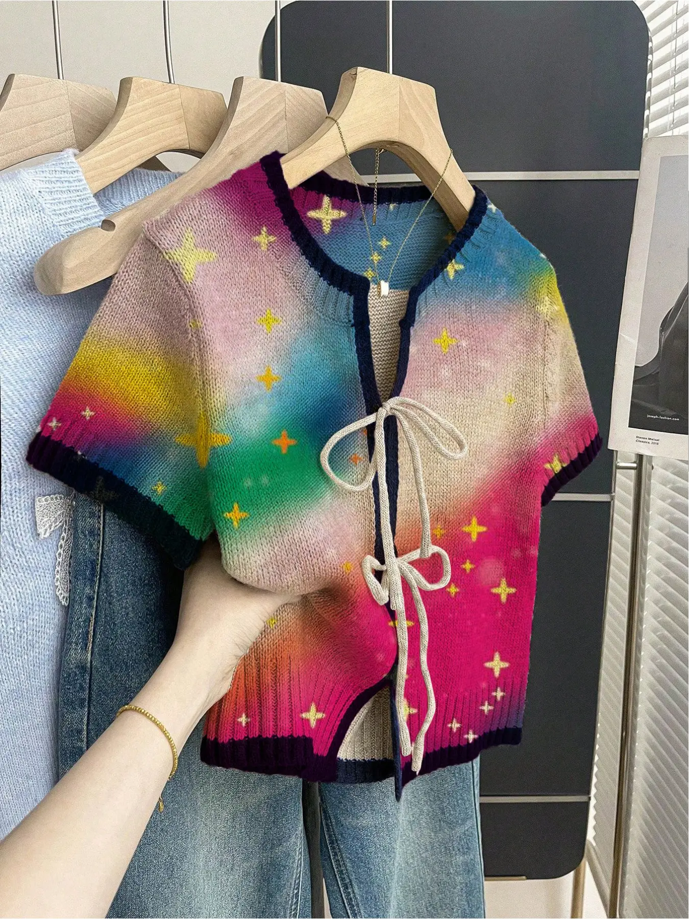 Women's khaki bohemian vacation short-sleeve knit top. Loose round neck, contrast star print, front tie and contrast piping, Fitted. Comfortable for spring & summer Boho Casual Wear. Casual Fashionable Top Womenswear