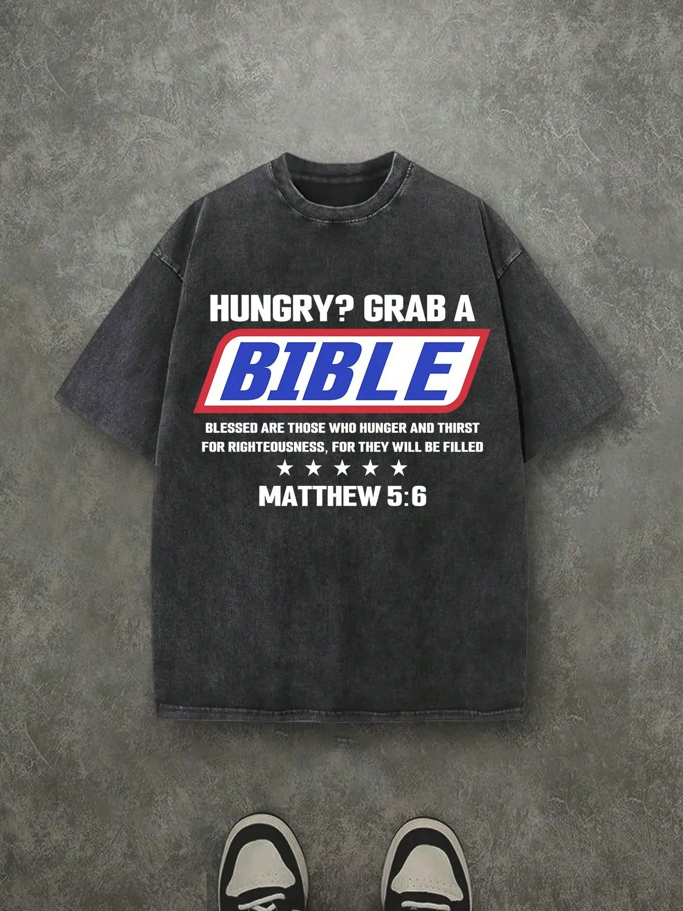 Vintage Washed 'hungry? Grab a Bible' Text Oversized Loose Fit Geometric Menswear T-Shirt, Retro Faith Style Casual Short Sleeve Streetwear Top