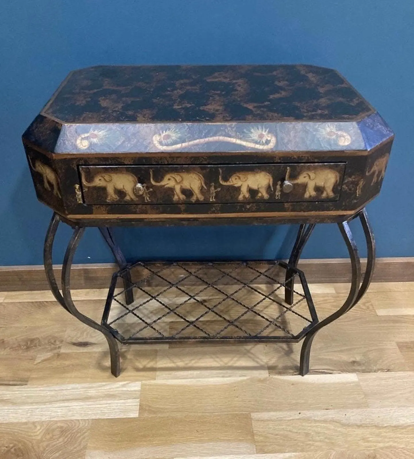 Vintage Elephant Side Table with Cast Iron Base by Collezione Europa