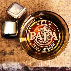 El Papa Mas Chingon Whiskey Glass – Personalized Abuelo Whiskey Glass, Custom Name Engraved Whiskey Glass, Father’s Day Gift for Dad Grandpa, Mexican Spanish Holiday Gift for Him