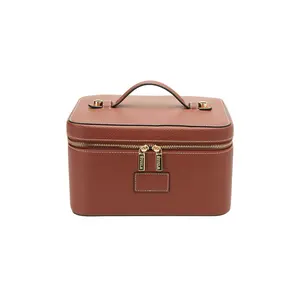 ETOILE COLLECTIVE Vanity Case in Ginger Brown
