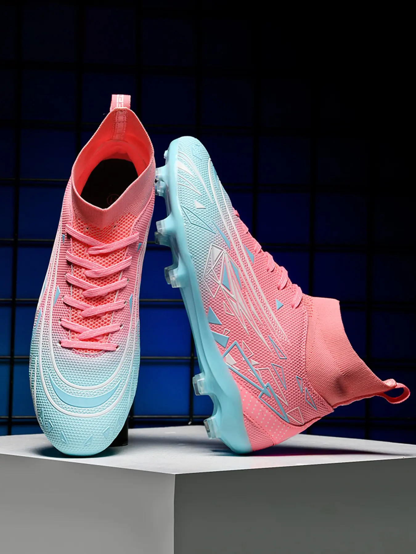 Unisex Mid-Cut Football Shoes, Football Boots, Flyknit + Textile Upper, Breathable Mesh Lining, Rubber Sole, Sporty Style, All-Season Wear, Soccer Shoes