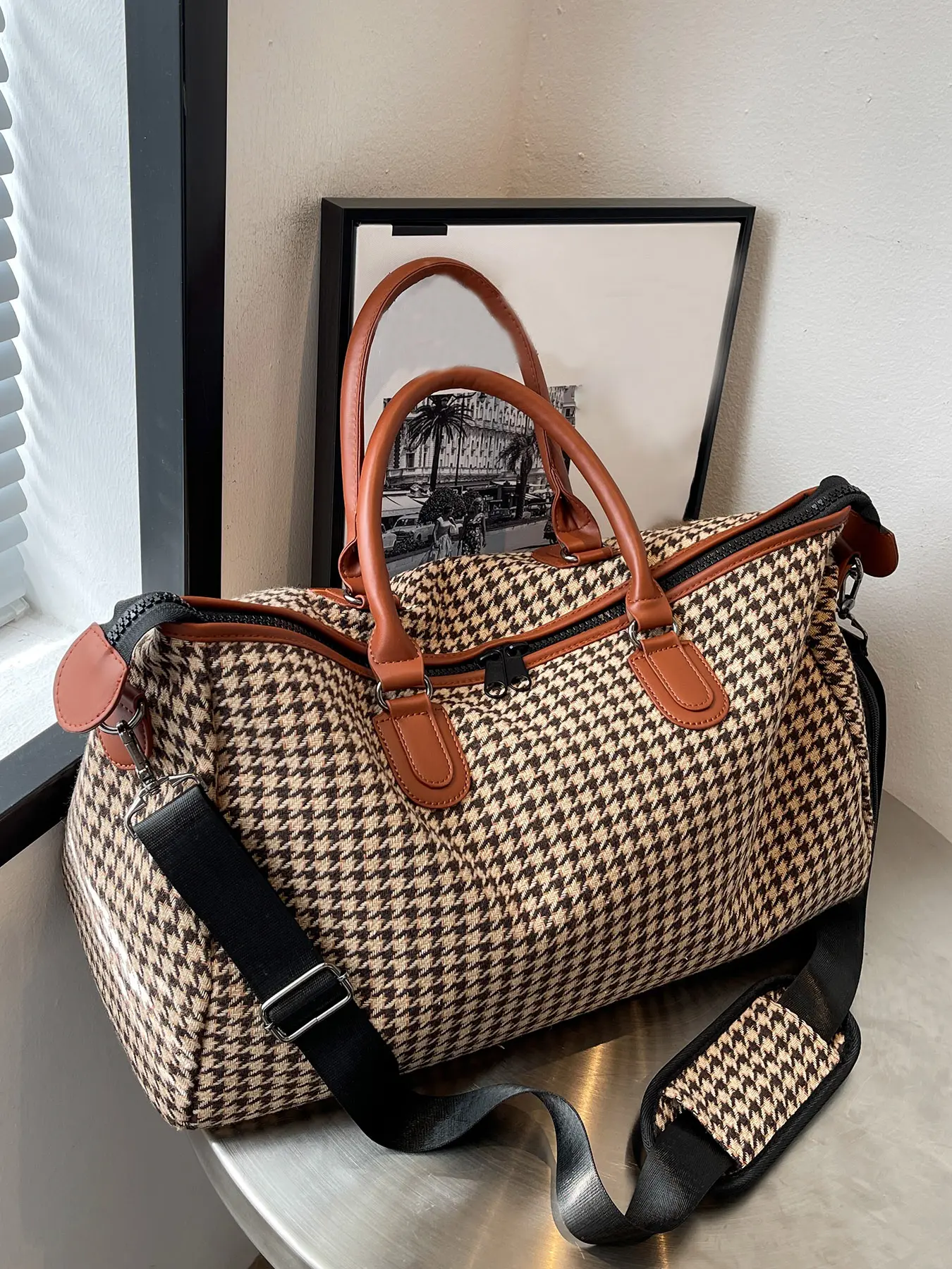 Retro houndstooth plaid short-distance travel bag, Travel Essentials, classic brown and black houndstooth plaid casual texture commuter portable messenger bag, suitable for business trips and so on