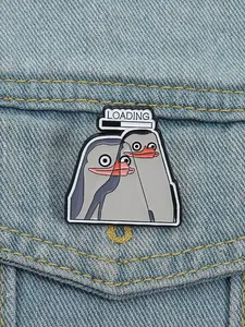 Penguin Loading Enamel Pin Cartoon Animal Alloy Badge, Casual Fashion Backpack Brooch for All Seasons, Unisex Accessories for Ages 13 and Above, Men Accessories