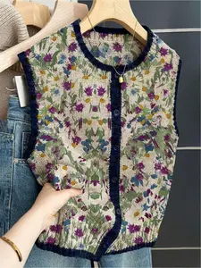 French retro style loose crew neck sleeveless color-block buttoned khaki women's sweater vest, Casual Comfy Vests, suitable for spring and summer wear, vacation style
