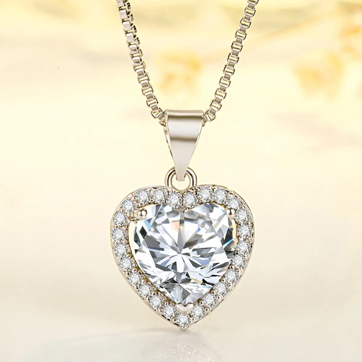 Women's Heart-Shaped Cubic Zirconia Pendant Necklace - Exquisite, Elegant, Meaningful Gift, Anniversary-Ready Elegance, Valentine Gift with Love for Mother or Wife's Birthday, Meaningful Gifts