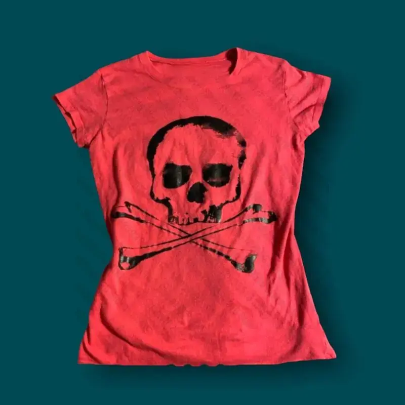 Skull Baby Tee, Gothic Graphic Shirt, Y2K Grunge Top, Emo Girl Tee, Punk Goth Style, 90s Vintage, Streetwear, Harajuku, Trendy, Gift for Women