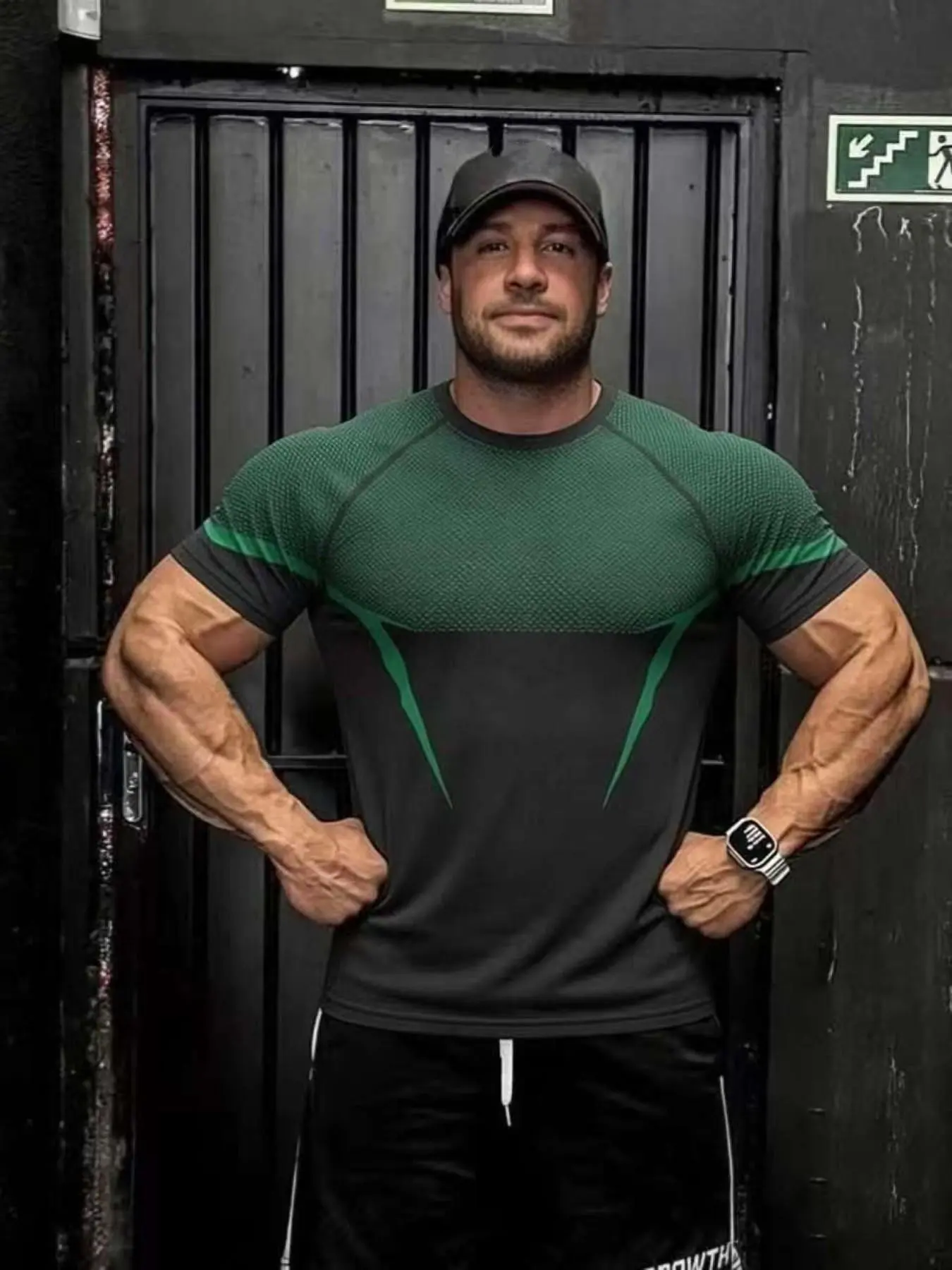Men's Fitness Shirt, Casual Running Quick-Dry Dry Fit Active Breathable Sweat Wicking Tight Fit Short Sleeve T-Shirt, Gym Training Night Run Comfortable Skin-Friendly, Athletic Tee, Breathable Workout Top, Breathable Sportswear Top, Fitness Clothing