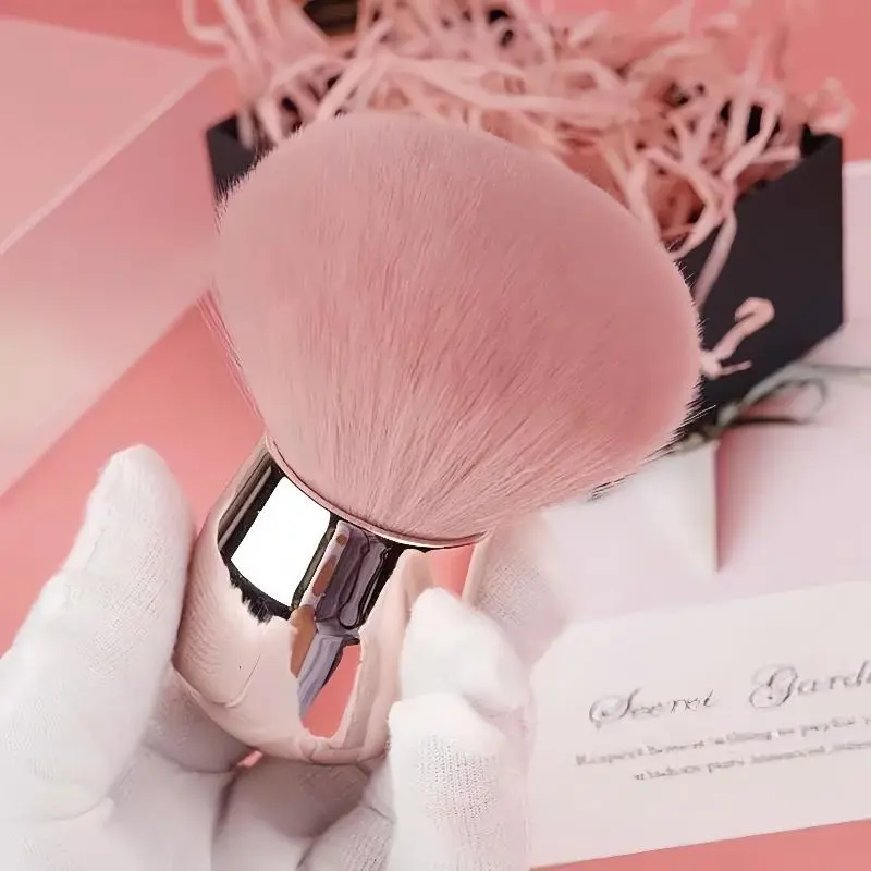 A soft nail art dust brush, fragrance-free manicure pedicure acrylic UV gel powder removal tool, professional salon use accessories