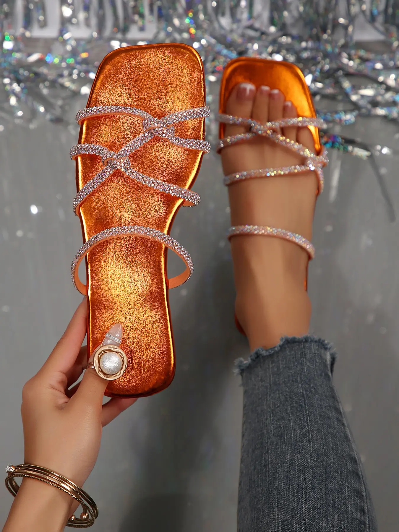 Summer New Luxury Flat Square Toe Sandals, Cross Straps Rhinestone Design, Embellished Sandals, Slimming and Gentle, Suitable for Outdoor, Beach, Travel, Commute, Glitter Decorated Sandals, Fashionable Flat Sandals