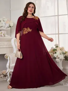 Elegant Round Neck Chiffon Dress with Embroidered Flowers, Waist Cinching, Large Swing Hem, Perfect for Evening Dresses and Bridesmaids