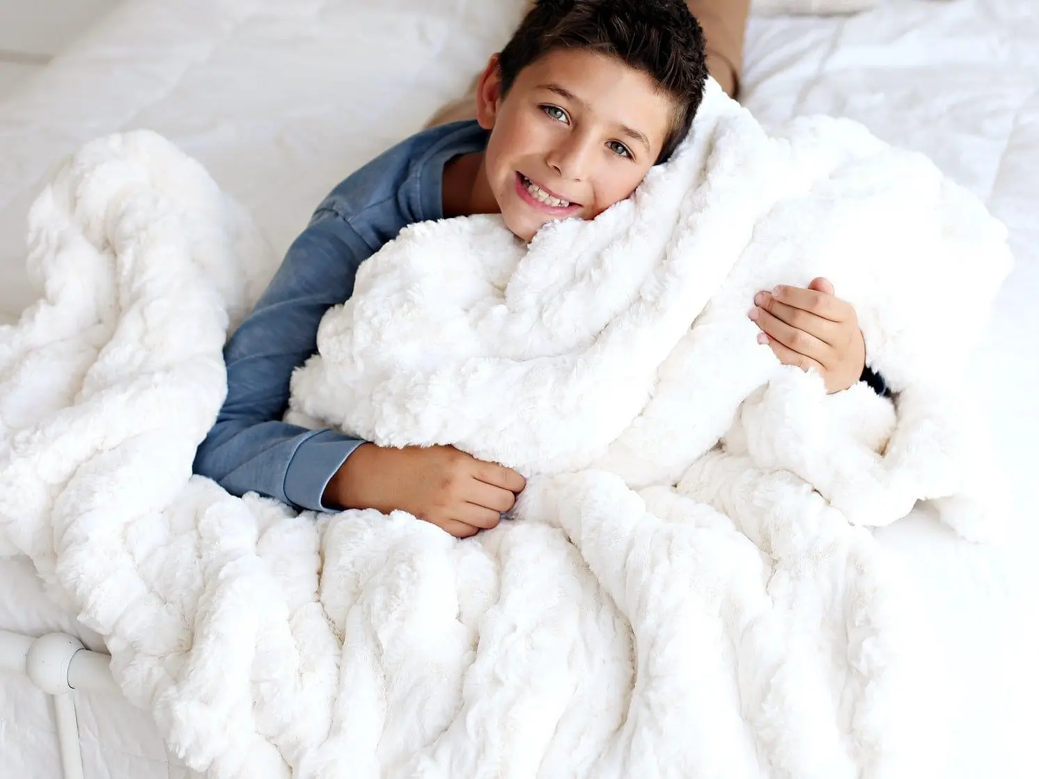 MINKY COUTURE Polyester Soft Blanket - Adult Multi-Size Luxury Classic Bedding, Plush Texture Ultra Sorbet Marshmallow Cream, Cozy Fluffy Pattern Elegant Design, Curling Wrap Travel Option with Long Threads