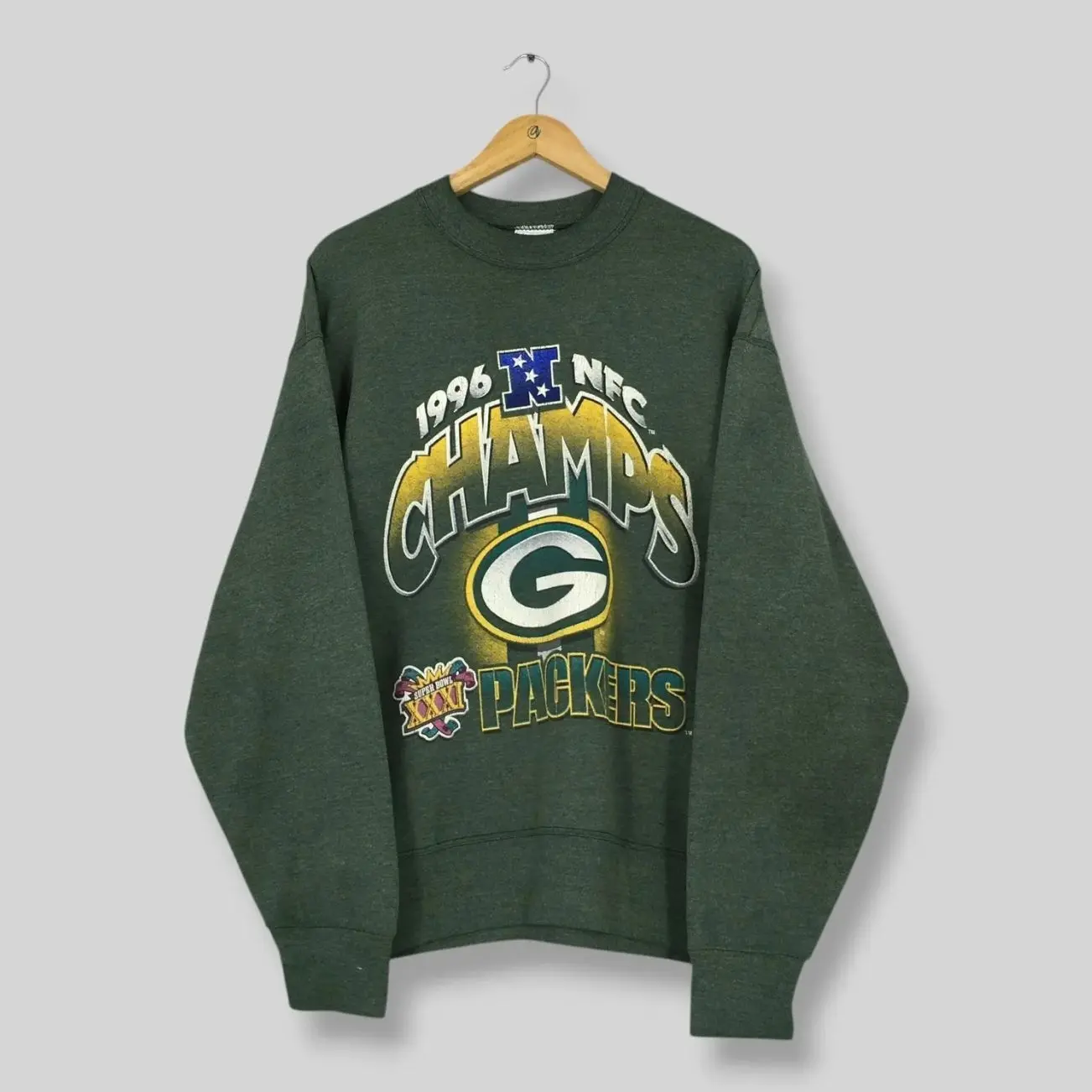 Vintage 90s Faded Green Bay Style Sweatshirt, Retro Football Graphic Crewneck, Packers Printed Logo Sweater GB Packers American Football Faded Green Jumper L FU5