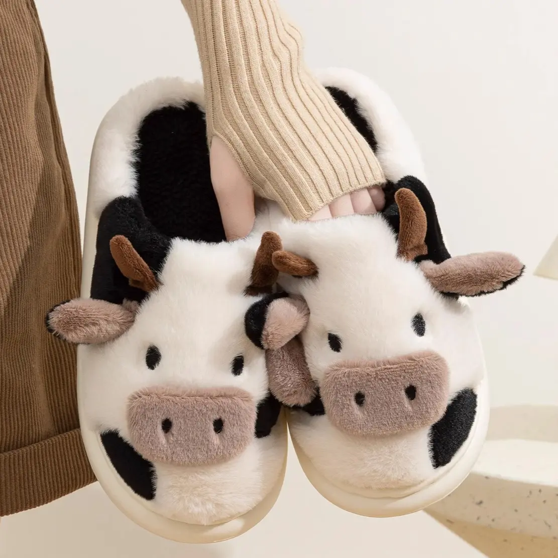 Fluffy Cow Animal Theme House Slides, Women's Men's Winter Warm Fur Home Bathroom Slippers with Rubber Sole, Thick Plush, Snug Fit for Indoor Relaxing, Indoor Wear